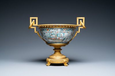 Un bol en porcelaine de Chine famille verte de Canton à monture en bronze doré, 19ème