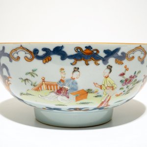 Un bol en porcelaine de Chine rose-imari aux "longues dames", Qianlong — photo 4