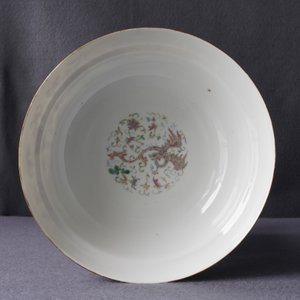 Un bol en porcelaine de Chine rouge de fer à décor de phénix, 19ème — photo 11