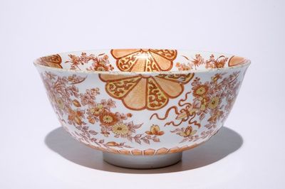 Un bol en porcelaine de Chine rouge de fer et doré de style japonais, Kangxi