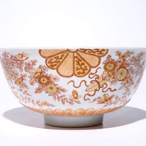 Un bol en porcelaine de Chine rouge de fer et doré de style japonais, Kangxi — photo 4