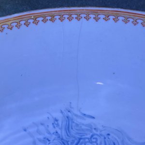 Un bol en porcelaine de Chine verte-Imari à décor d'un navire endommagé, Qianlong — photo 11