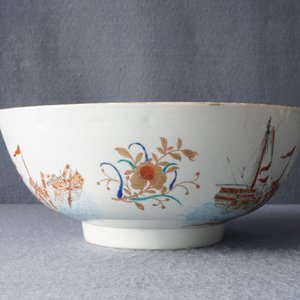 Un bol en porcelaine de Chine verte-Imari à décor d'un navire endommagé, Qianlong — photo 25