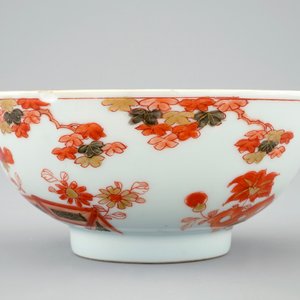 Un bol en porcelaine de Chine verte-Imari à décor "Gouverneur Duff", Yongzheng, ca. 1730 — photo 4