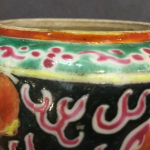 Un bol et un pot couvert en porcelaine de Chine de type Bencharong pour le marché thai, 19ème — photo 10