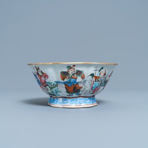 Un bol lobé en porcelaine de Chine famille rose, marque et époque de Tongzhi — photo 2