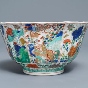 Un bol polylobé en porcelaine de Chine famille verte, Kangxi — photo 4