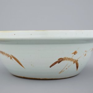 Un bol profond en porcelaine de Chine famille rose, 19ème — photo 3
