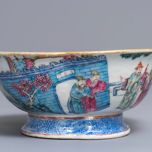 Un bol quadrilobe en porcelaine de Chine famille rose, marque de Tongzhi, 19ème — photo 2