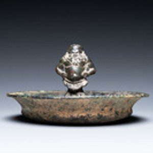 Un bol romain en bronze orné d'un satyr, probablement 3/6ème — photo 2