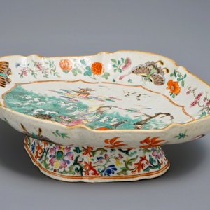Un bol sur piedouche en porcelaine de Chine famille rose, marque de Jiaqing, 19ème — photo 5