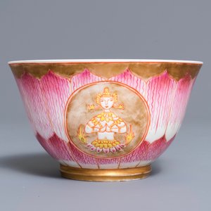Un bol sur présentoir en porcelaine de Chine de style Bencharong pour le marché thai, 19/20ème — photo 6
