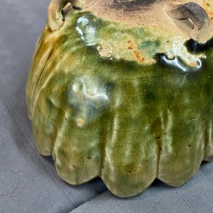 Un bol tripod à émail vert en forme de narcissus, Chine, prob. Song — photo 19