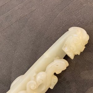Un boucle de ceinture en jade céladon, Chine, 18/19ème — photo 16