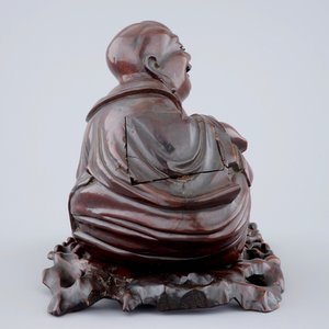 Un bouddha en bois sculpté sur socle, Chine, 19ème — photo 3