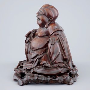 Un bouddha en bois sculpté sur socle, Chine, 19ème — photo 6