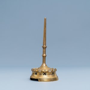 Un bougeoir en bronze, Flandres ou Pays-Bas, 14/15ème — photo 2