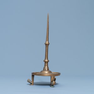 Un bougeoir en bronze, Pays-Bas ou Flandres, 14/15ème — photo 5