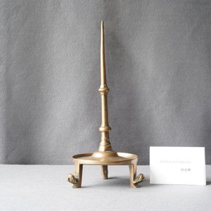 Un bougeoir en bronze, Pays-Bas ou Flandres, 14/15ème — photo 8