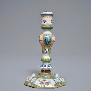 Un bougeoir en faïence polychrome de Delft, 18ème — photo 4