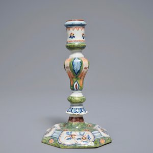 Un bougeoir en faïence polychrome de Delft, 18ème — photo 5