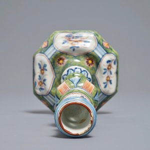 Un bougeoir en faïence polychrome de Delft, 18ème — photo 7