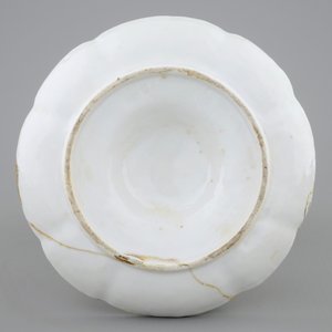Un bougeoir en porcelaine de Chine famille rose, Yongzheng/Qianlong, 18ème — photo 3