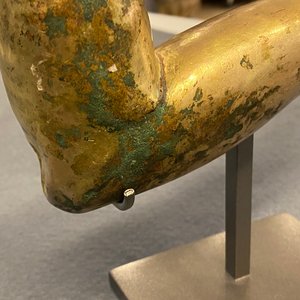 Un bras de bouddha en bronze doré et alliage de cuivre, Tibet, Ming — photo 10