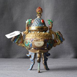 Un brûle-parfum couvert en argent doré et émaillé, incrusté de jade, Chine, République, 20ème — photo 8