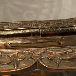 Un brûle-parfum couvert en bronze à inscription en Farsi pour le marché islamique, marque de Xuande, Qing — photo 27