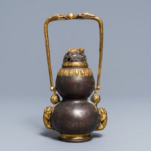 Un brûle-parfum couvert en bronze partiellement doré, Chine, marque de Kangxi, Qing — photo 1
