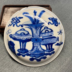 Un brûle-parfum couvert en porcelaine de Chine en bleu et blanc, Kangxi — photo 19