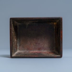 Un brûle-parfum de forme rectangulaire en bronze laqué, Chine, Qing — photo 6