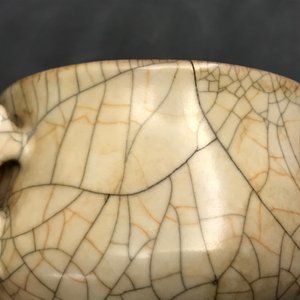 Un brûle-parfum de type ge en porcelaine de Chine, Song ou après — photo 13