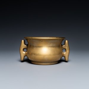 Un brûle-parfum de type 'yilu' en bronze, marque de Xuande, Chine, 17ème — photo 2