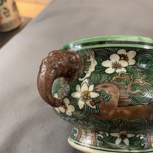 Un brûle-parfum en biscuit émaillé vert, marque de Jiajing, Chine, 18/19ème — photo 11