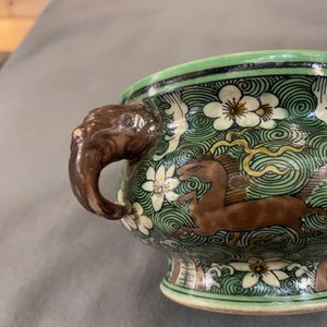 Un brûle-parfum en biscuit émaillé vert, marque de Jiajing, Chine, 18/19ème — photo 8