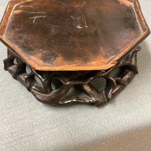 Un brûle-parfum en bronze aux anses et pieds en forme d'éléphants, Chine, marque et époque de Qianlong — photo 18