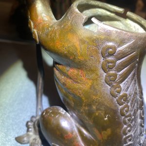 Un brûle-parfum en bronze laqué en forme de lion bouddhiste, Chine, Ming — photo 22