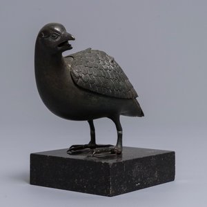 Un brûle-parfum en forme de caille en bronze, signé Kamejo, Japon, Edo, 18ème — photo 1