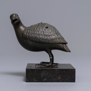Un brûle-parfum en forme de caille en bronze, signé Kamejo, Japon, Edo, 18ème — photo 2