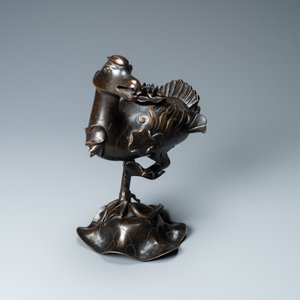 Un brûle-parfum en forme de canard sur fleur de lotus en bronze, Chine, Ming — photo 7