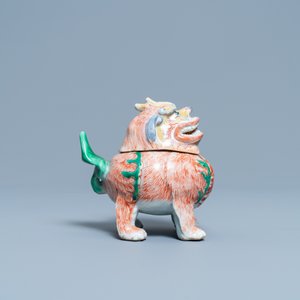 Un brûle-parfum en forme de luduan en porcelaine de Chine wucai, époque Transition — photo 4