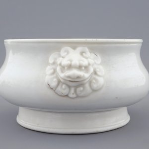 Un brûle-parfum en porcelaine blanc de Chine, Kangxi — photo 4