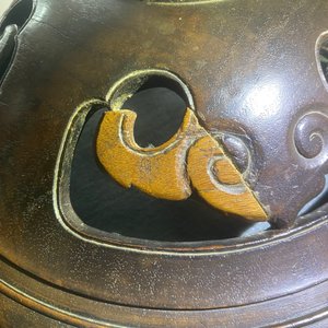 Un brûle-parfum en porcelaine de Chine céladon de Longquan au couvercle en bois avec fretel en forme de Bouddha, Ming — photo 15