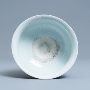Un brûle-parfum en porcelaine de Chine en bleu et blanc à décor de dragons, Kangxi — photo 6
