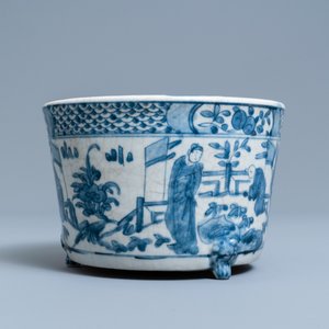 Un brûle-parfum en porcelaine de Chine en bleu et blanc, fours de Swatow, Ming — photo 5