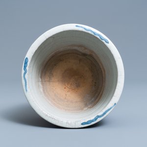 Un brûle-parfum en porcelaine de Chine en bleu et blanc, fours de Swatow, Ming — photo 6