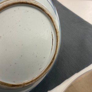 Un brûle-parfum en porcelaine de Chine en bleu et blanc, Kangxi — photo 18