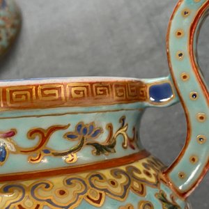 Un brûle-parfum en porcelaine de Chine famille rose à fond turquoise, République — photo 12